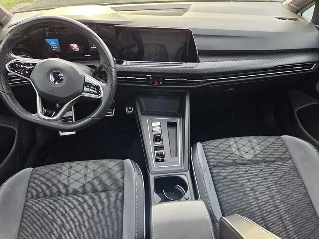 Volkswagen Golf 1.5 eTSI R-Line Business+ 2021 Benzine 6