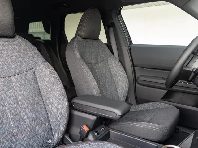 MINI Countryman C 2026 Benzine 10