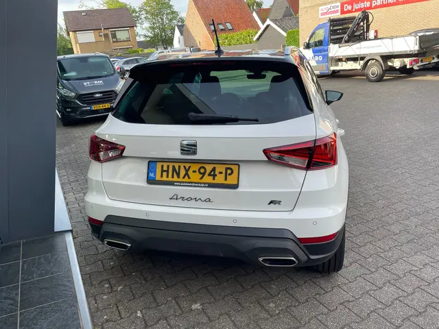 SEAT Arona 1.0 TSI FR Business Connect 2024 Benzine 4