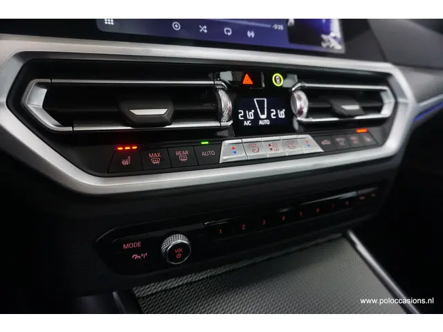 BMW 3 Serie Touring 318i 2020 Benzine 18