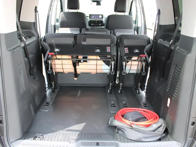 Peugeot e-Traveller Standard 75 kWh 2025 Elektrisch 18