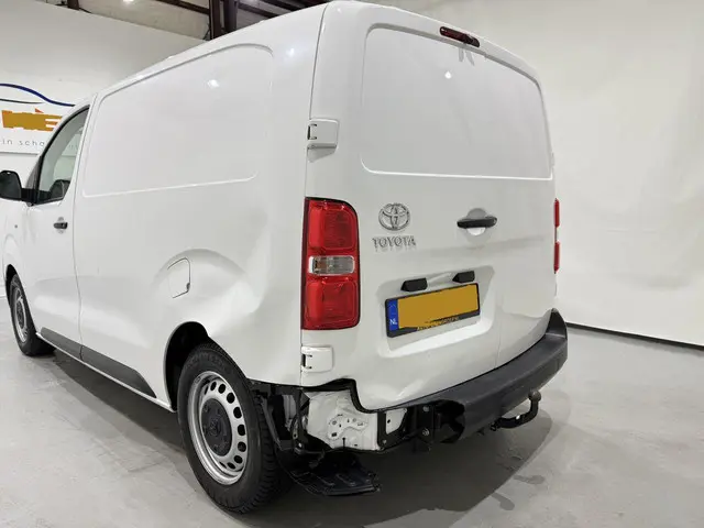 Toyota ProAce Compact 1.5 D-4D Cool Comfort 2021 Diesel 28