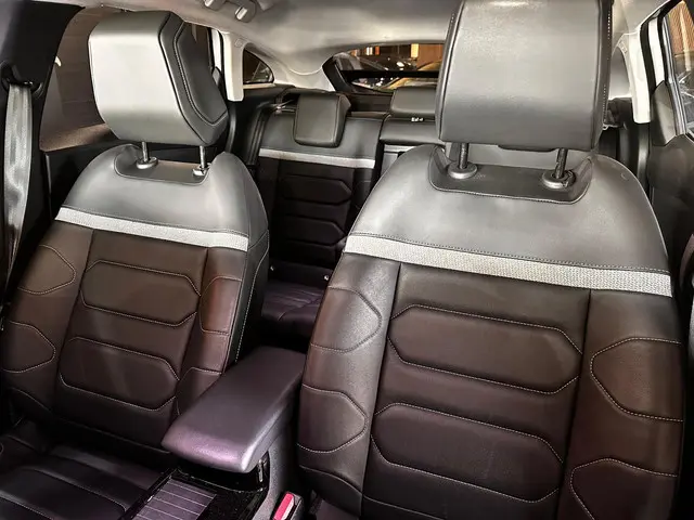 Citroën C4 1.2 Puretech Shine Pack Business 2021 Benzine 25