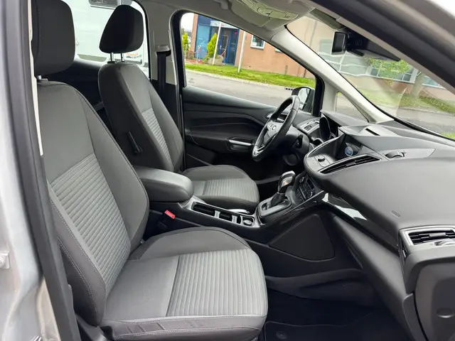 Ford C-MAX 1.5 Titanium 2018 Benzine 16