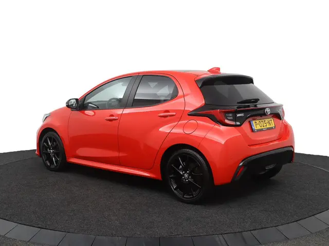 Toyota Yaris 1.5 Hybrid Executive 2022 Hybride Benzine 12