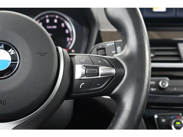 BMW X1 sDrive18i Executive Edition 2020 Benzine 19