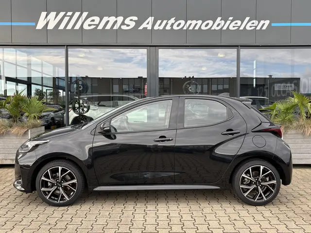 Toyota Yaris 1.5 Hybrid Active 2023 Hybride Benzine 2