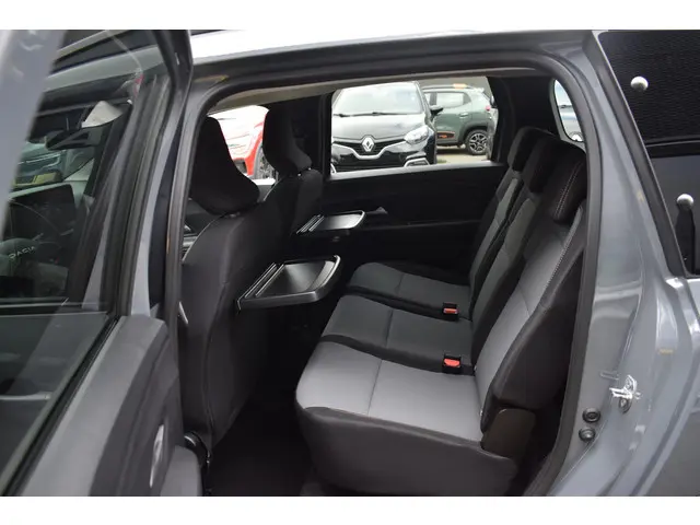 Dacia Jogger Hybrid 140 Extreme 2024 Hybride Benzine 11