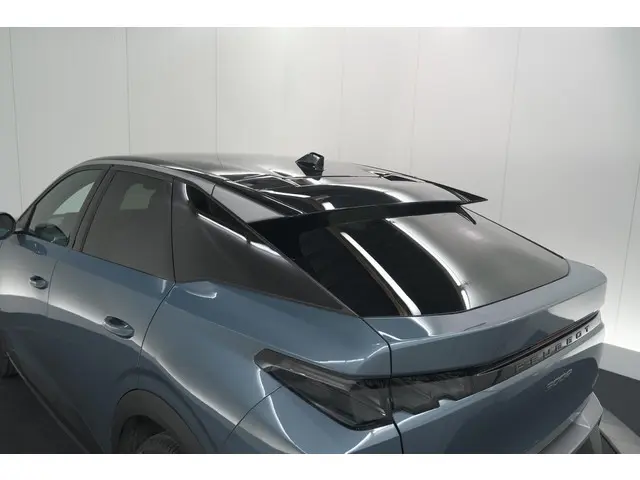 Peugeot 3008 1.2 Hybrid 145 GT 2025 Hybride Benzine 21