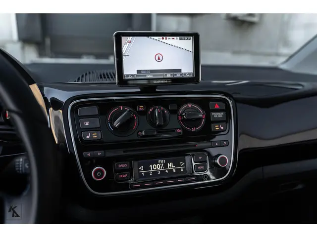 Volkswagen up! 1.0 2014 | CUP Up! | Pano | Lage KM 2014 Benzine 31