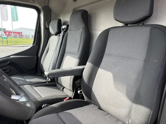 Renault Master T35 2.3 dCi 180 L2H2 Energy 2020 Diesel 19