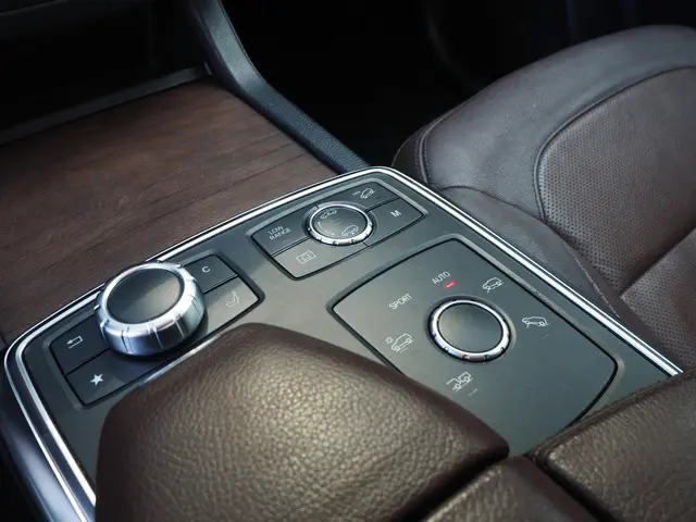 Mercedes-Benz GL 500 4-Matic 2015 Benzine 19