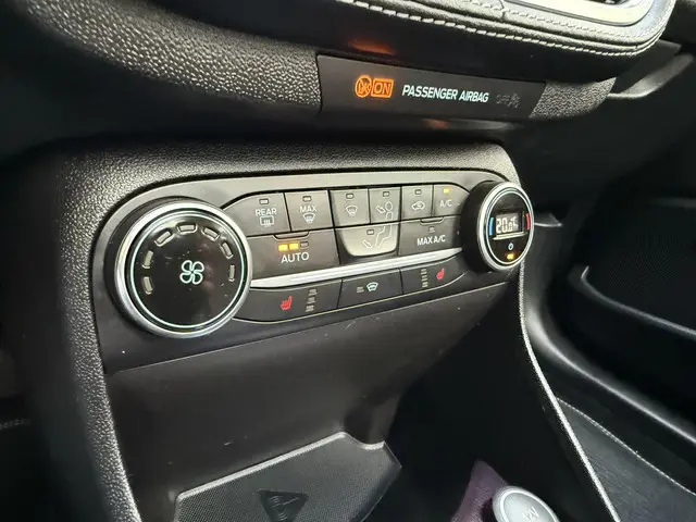 Ford Fiesta 1.0 EcoBoost Vignale 2018 Benzine 24