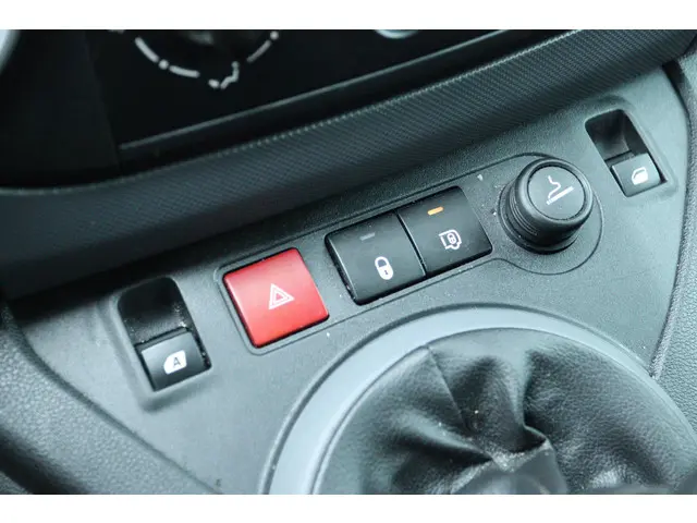 Citroën Berlingo 1.6 HDI 500 CLUB 2015 Diesel 19