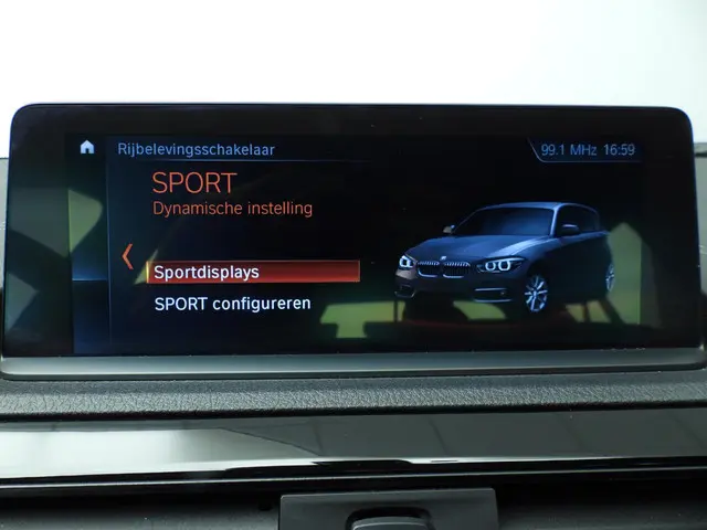 BMW 1 Serie 5-deurs 118i 2019 Benzine 34