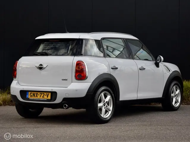 MINI Countryman 1.6 One I Automaat I 2012 Benzine 3