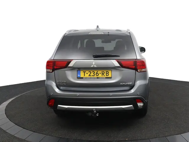 Mitsubishi Outlander 2.0 Executive Edition 2017 Benzine 38