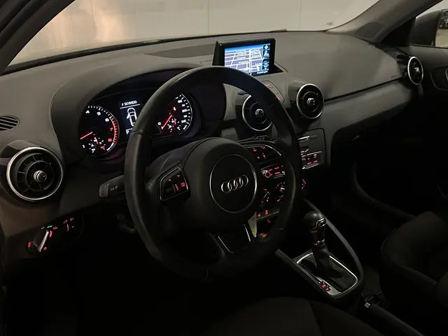 Audi A1 Sportback 1.4 TFSI Pro Line PDC/NAVI 2015 Benzine 22