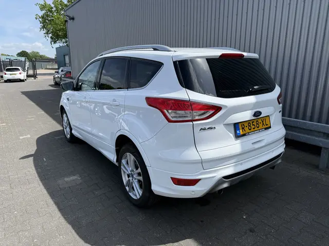 Ford Kuga 1.5 Titanium 2015 Benzine 24