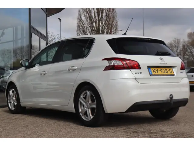 Peugeot 308 1.2 PT ALLURE 2017 Benzine 12