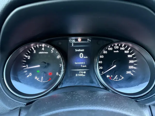 Nissan QASHQAI 1.2 N-Connecta Panorama 2017 Benzine 67