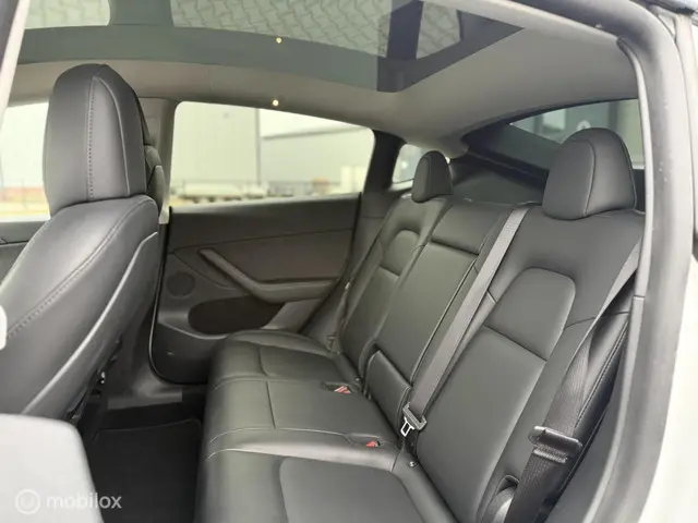 Tesla Model Y Long Range AWD 75 kWh 2021 Elektrisch 12