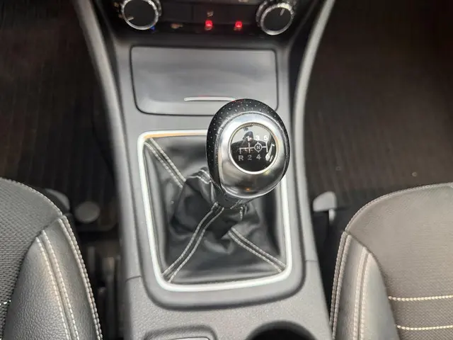 Mercedes-Benz GLA 200 Ambition 2014 Benzine 12