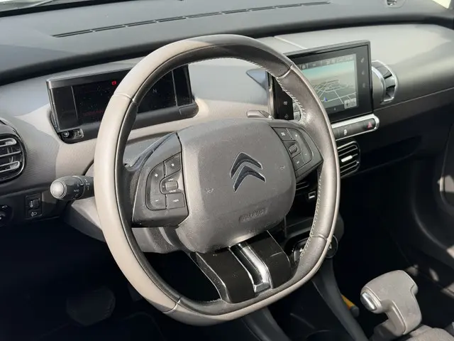 Citroën C4 Cactus 1.2 PureTech Shine 2017 Benzine 3