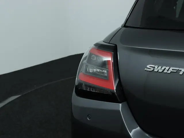 Suzuki Swift 1.2 Select Smart Hybrid 2025 Benzine 37