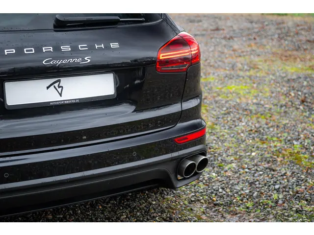 Porsche Cayenne S 2016 Benzine 19