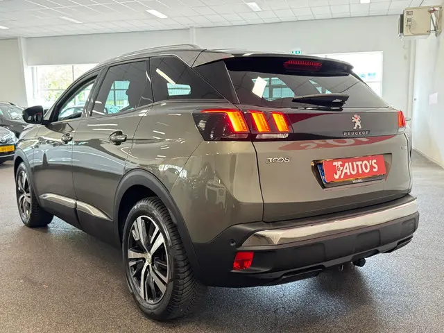 Peugeot 3008 1.2 PureTech Première 2017 Benzine 3