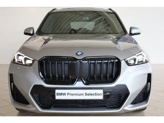BMW X1 xDrive25e 2025 Hybride Benzine 4