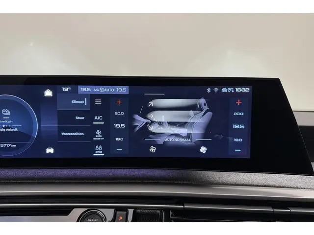 Peugeot e-3008 Allure 73 kWh 2024 Elektrisch 26