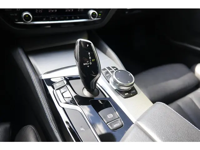 BMW 5 Serie Touring 530i High Executive 2020 Benzine 29