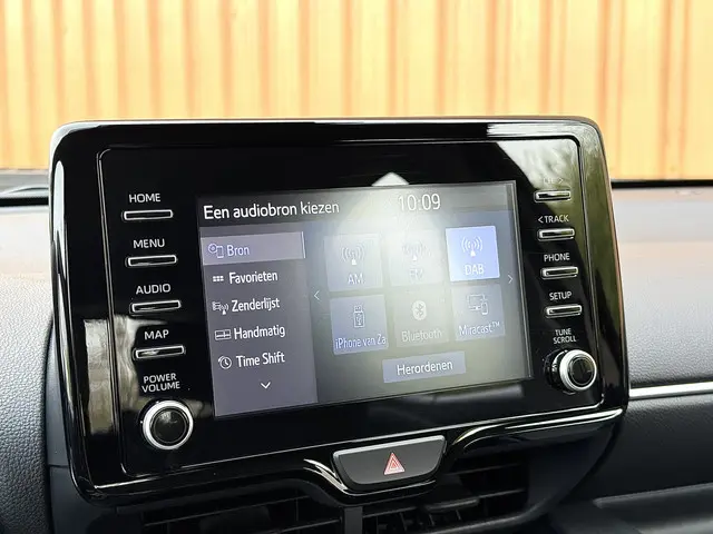 Toyota Yaris 1.5 VVT-i Active 2023 Benzine 16