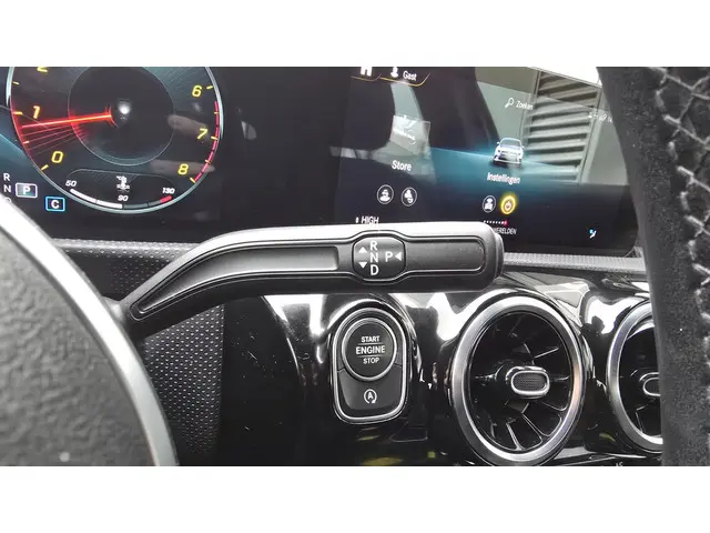 Mercedes-Benz A-Klasse 200 Luxury Line 2022 Benzine 26