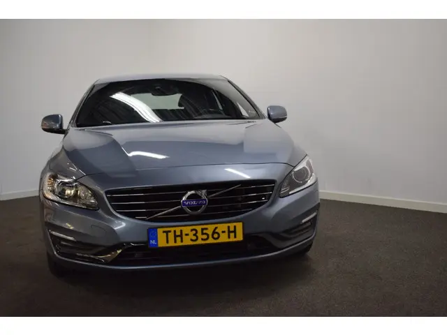 Volvo V60 T2 123pk AUT6 Polar+ Dynamic/ 2018 Benzine 12