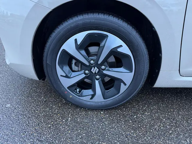 Suzuki Swift 1.2 Select Smart Hybrid 2024 Benzine 3