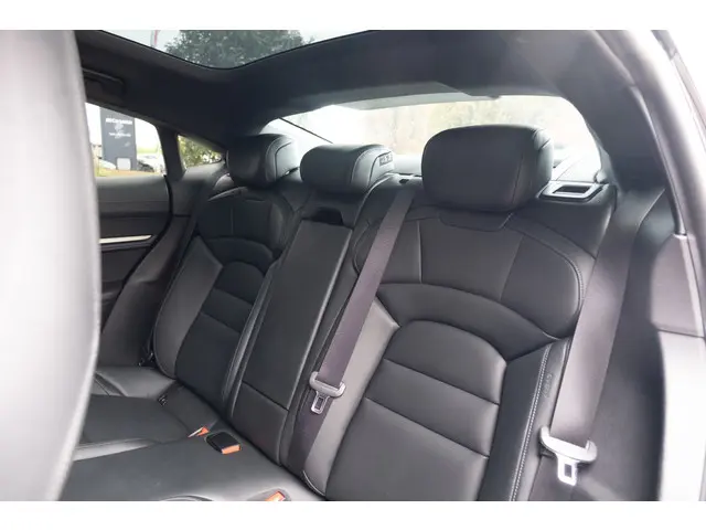 Porsche Taycan 4S Performance 84 kWh 2022 Elektrisch 28