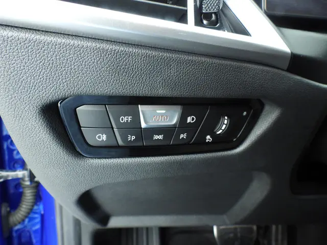 BMW 3 Serie Touring 318i 2025 Benzine 31