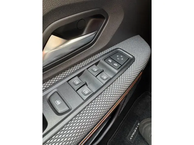 Dacia Sandero Stepway 1.0 TCe 90 Comfort 2022 Benzine 10