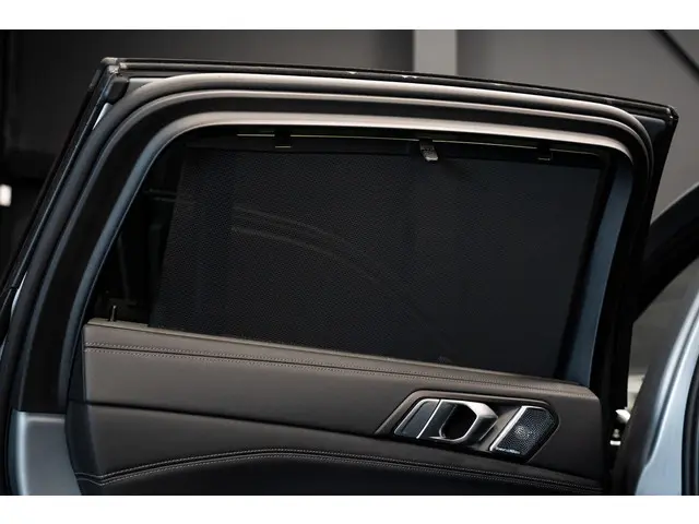 BMW X6 M60i xDrive 2023 Benzine 37