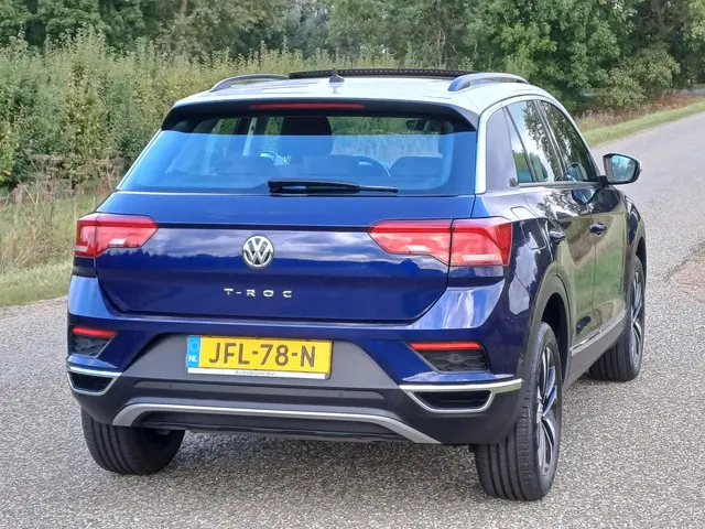 Volkswagen T-Roc 1.5 Style United 2020 Benzine 6