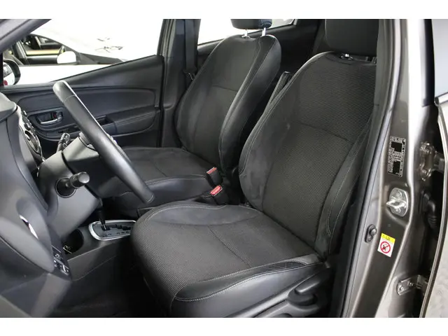 Toyota Yaris 1.5 Hybrid Executive 2017 Hybride Benzine 19