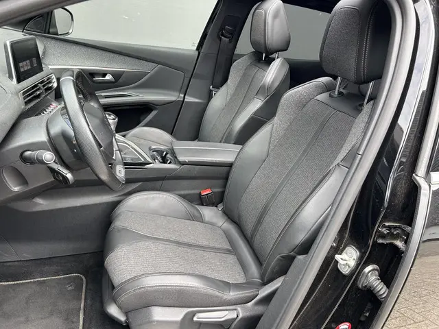 Peugeot 3008 1.2 Turbo 130 PK GT Line 2019 Benzine 11
