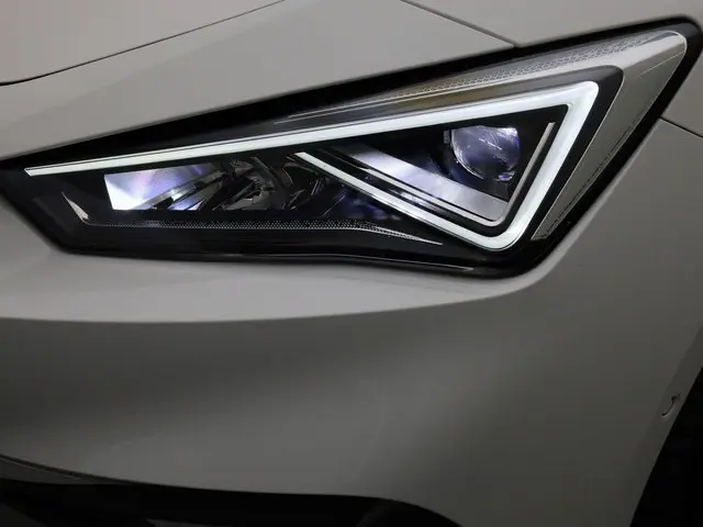 SEAT Leon Sportstourer 1.5eTSI/150PK FR DSG 2024 Benzine 18