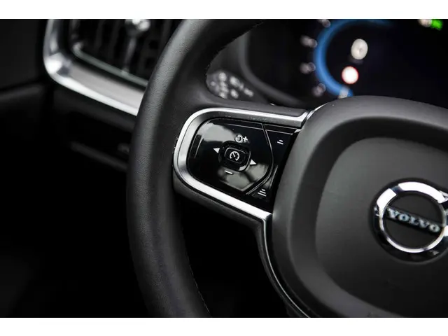 Volvo V60 2.0 B4 Plus Dark 2023 Benzine 31