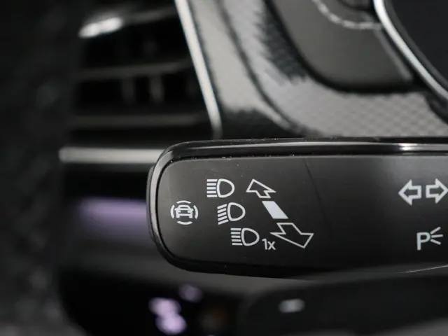 Volkswagen T-Cross 1.0 TSI R-Line Edition 2025 Benzine 19