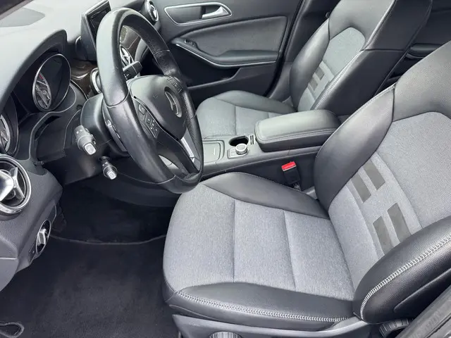 Mercedes-Benz GLA 200 AUTOMAAT *NETJES & GOED 2014 Benzine 8