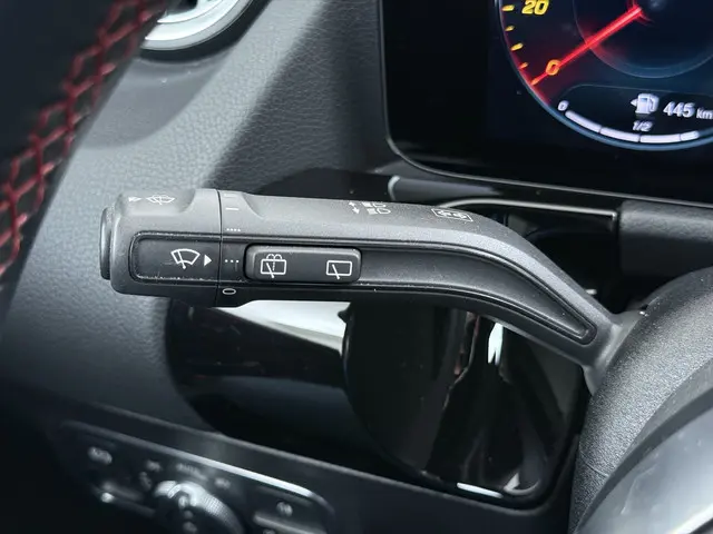 Mercedes-Benz GLA 180 AMG line 2021 Benzine 22